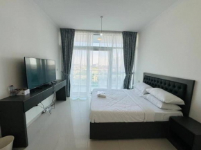 Cozy studio in Dubai - Damac Hills - ezytrac Vacation homes
